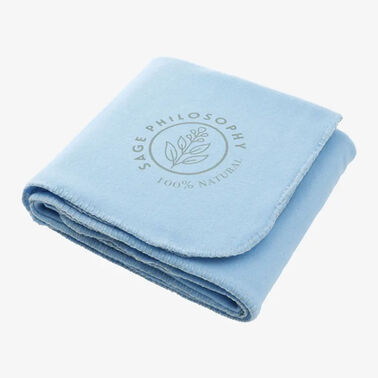 https://doieur1arw9xr.cloudfront.net/optamark/images/opt/products_gallery_images/100_-Recycled-Pet-Fleece-Blanket10_11440619202209.jpg?v=9906