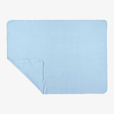 https://doieur1arw9xr.cloudfront.net/optamark/images/opt/products_gallery_images/100_-Recycled-Pet-Fleece-Blanket1_11471619202209.jpg?v=9906