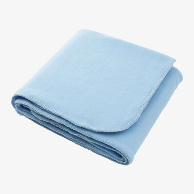 https://doieur1arw9xr.cloudfront.net/optamark/images/opt/products_gallery_images/100_-Recycled-Pet-Fleece-Blanket21_11462719202209.jpg?v=9906