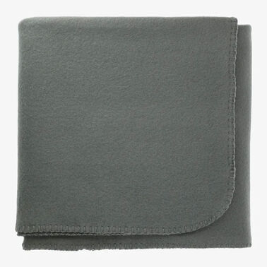 https://doieur1arw9xr.cloudfront.net/optamark/images/opt/products_gallery_images/100_-Recycled-Pet-Fleece-Blanket23_11451719202209.jpg?v=9906