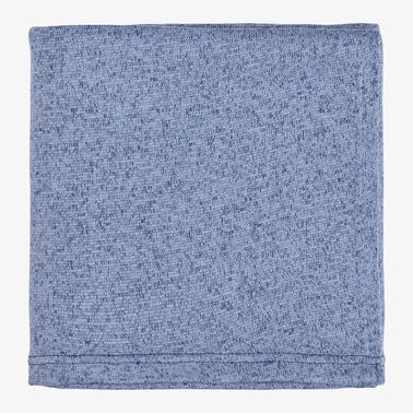 https://doieur1arw9xr.cloudfront.net/optamark/images/opt/products_gallery_images/Heathered-Fleece-Blanket4.jpg?v=9906