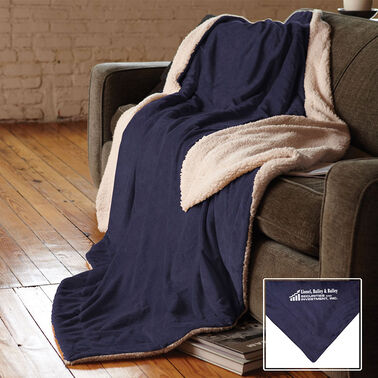 https://doieur1arw9xr.cloudfront.net/optamark/images/opt/products_gallery_images/Oversized-Sherpa-Blanket5.jpg?v=9906
