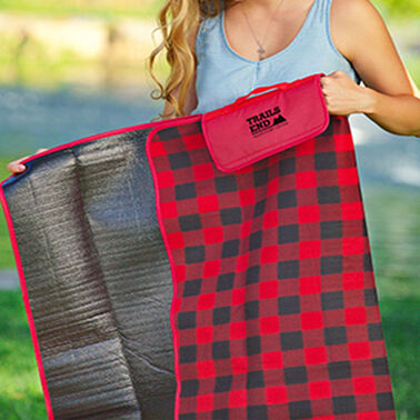 https://doieur1arw9xr.cloudfront.net/optamark/images/opt/products_gallery_images/Plaid-Barrel-Fleece-Picnic-Blanket2.jpg?v=9906