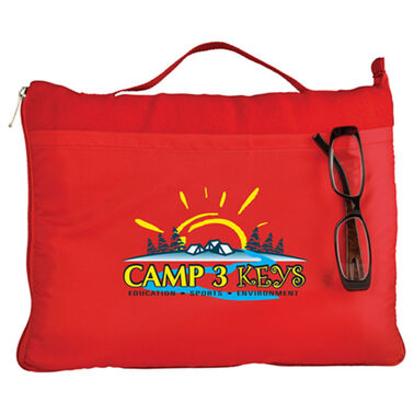 https://doieur1arw9xr.cloudfront.net/optamark/images/opt/products_gallery_images/Roam_Fleece_Blanket3_12073026202210.jpg?v=9906