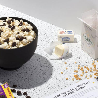 https://doieur1arw9xr.cloudfront.net/optamark/images/opt/products_gallery_images/W_P-Peak-Popcorn-Popper---Black4.jpg?v=6076